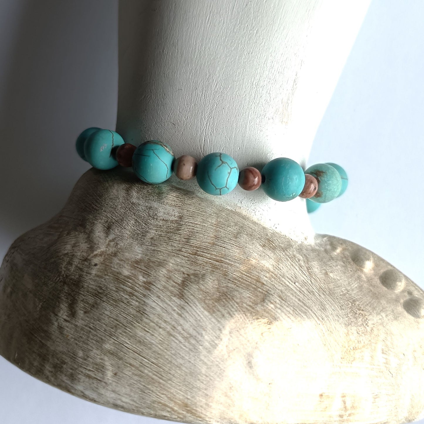 türkis-braunes Armband mit Karabiner